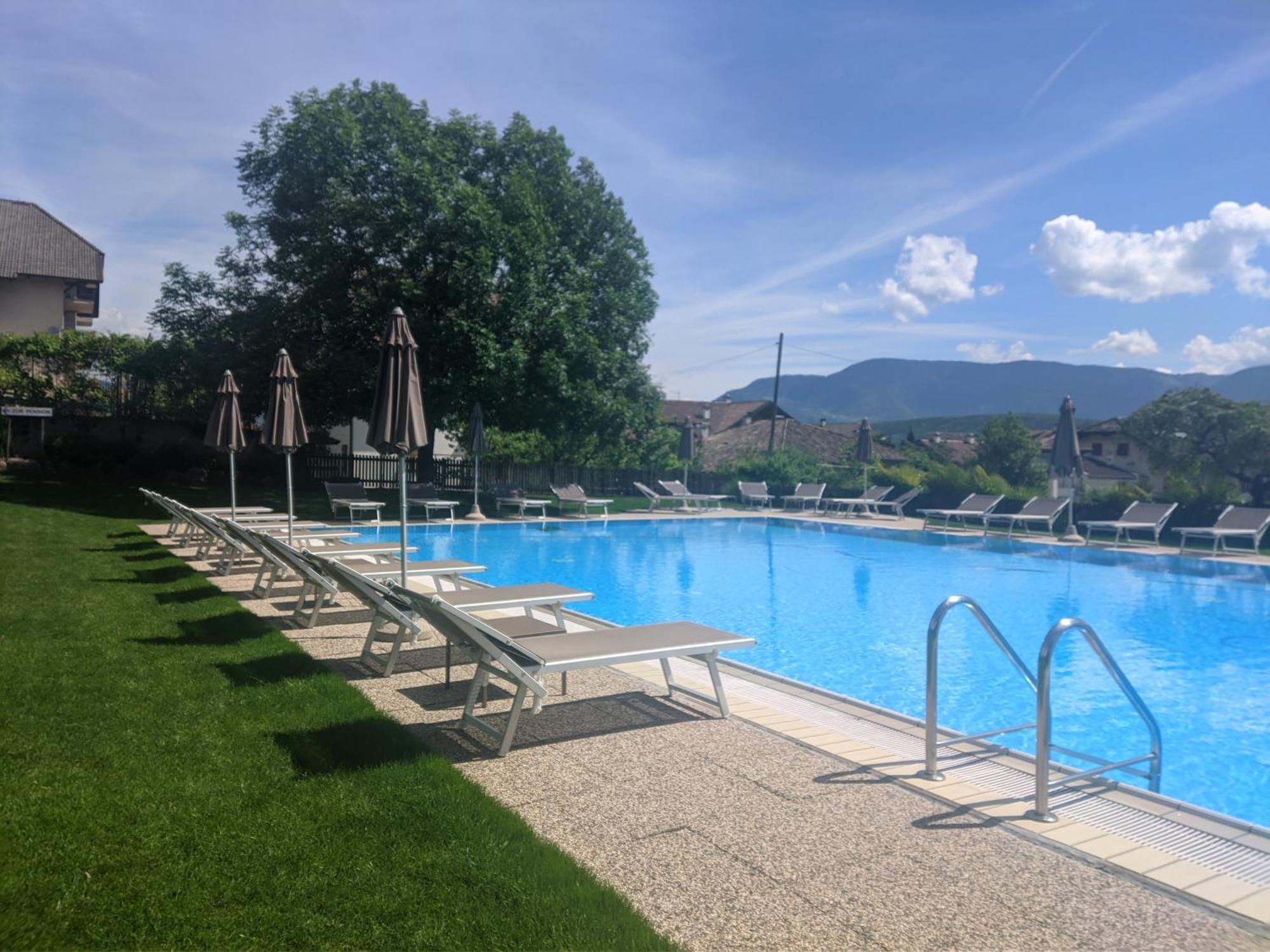 Garni Saltneregg Hotel Caldaro Exterior photo